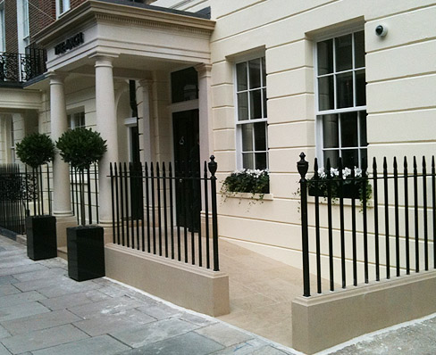Entrance / Exterior Stone Paths